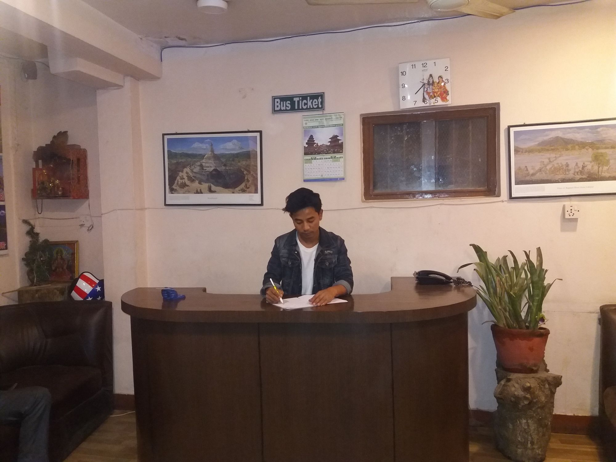 Kings Land Hotel Kathmandu Exteriör bild